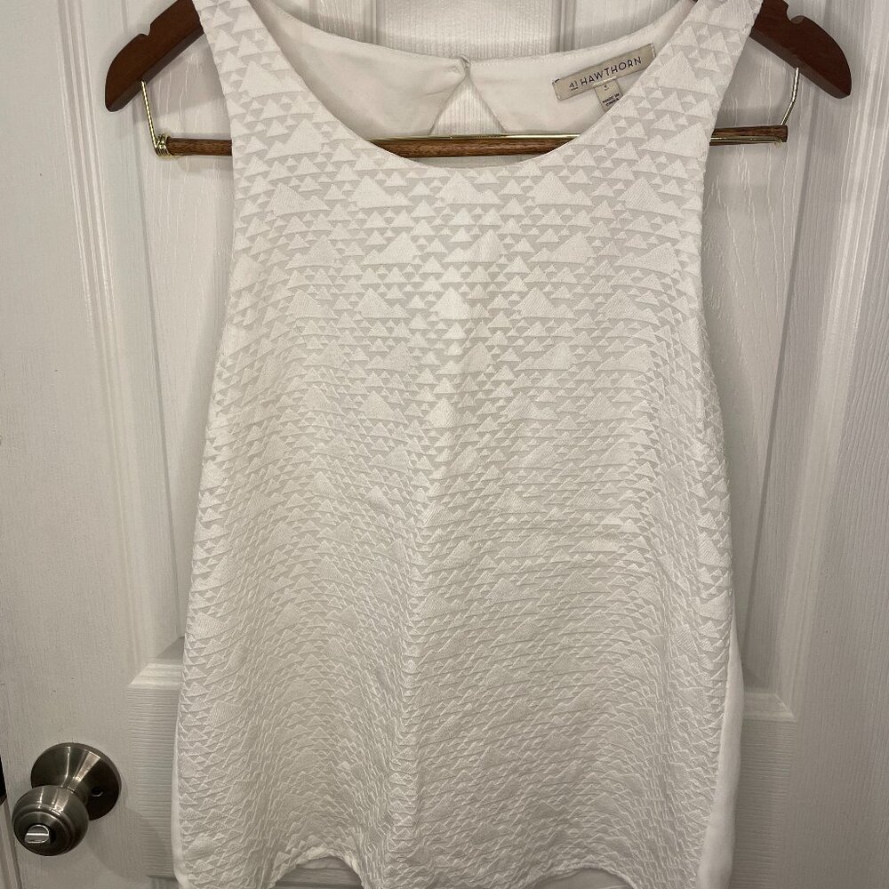 41 Hawthorn - Albright Embroidered Keyhole Back Blouse